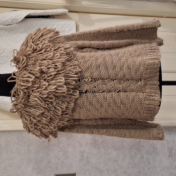 "CHELSEA AND VIOLET" SZ. L., Brown acrylic, button down cardigan. - Picture 3 of 16